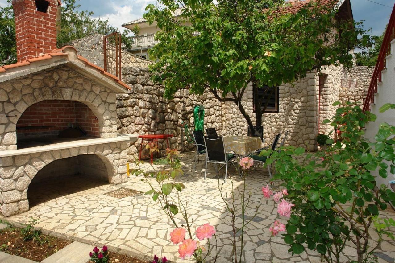 Apartments Nikolina Novi Vinodolski Exterior photo